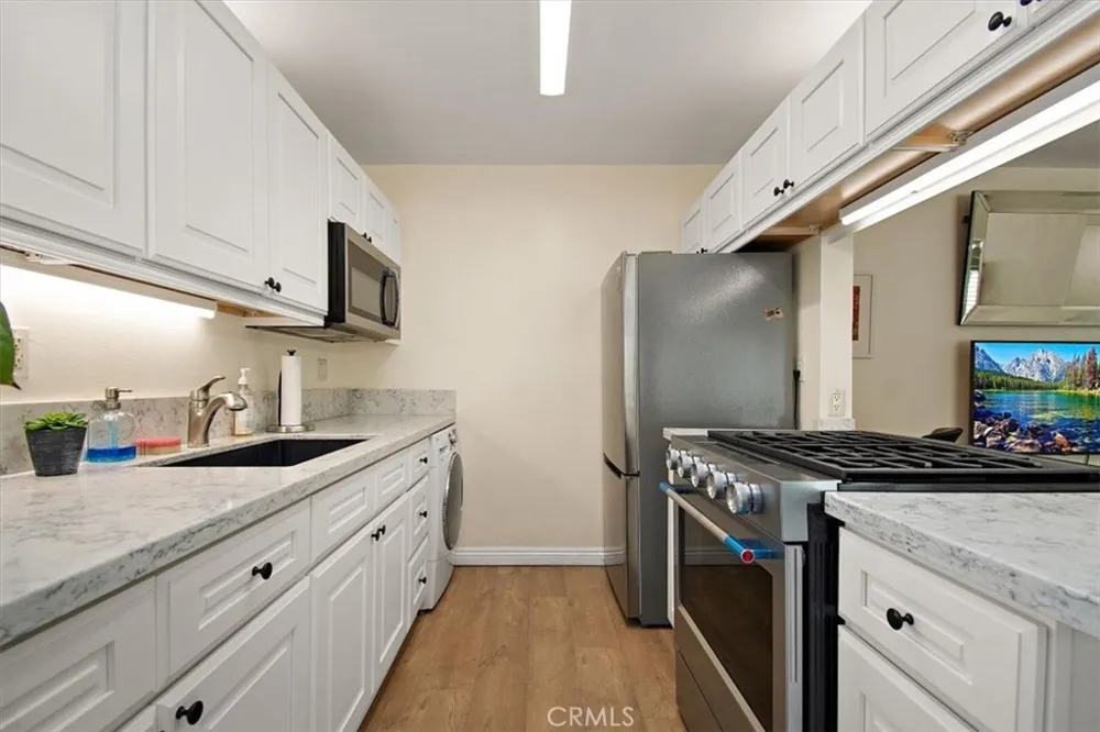 1600 Ardmore #234 Hermosa Beach, CA 90254