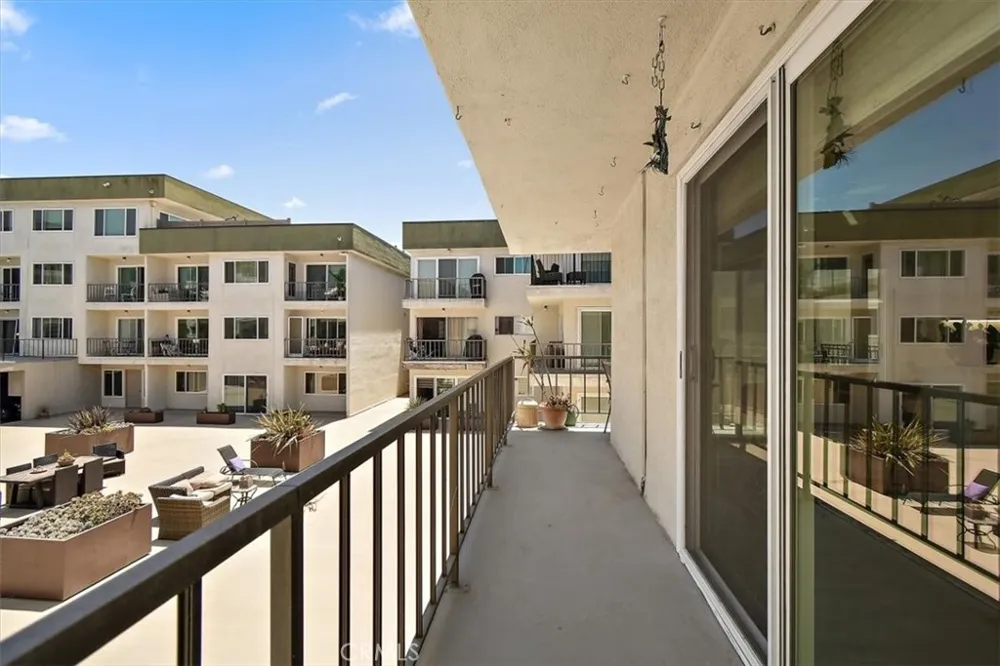 1600 Ardmore #234 Hermosa Beach, CA 90254