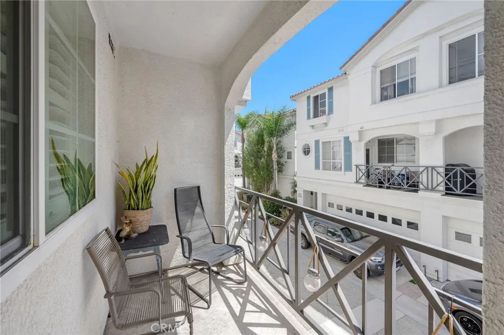 5439 Marine Avenue Hawthorne, CA 90260