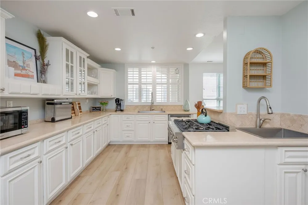 5439 Marine Avenue Hawthorne, CA 90260