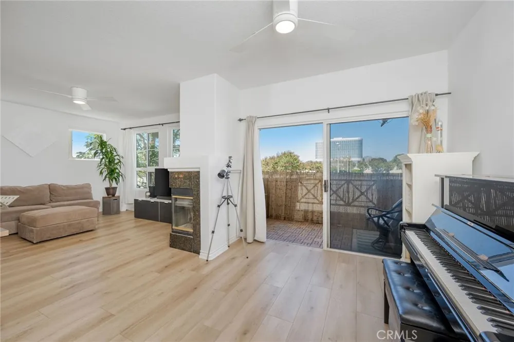 5439 Marine Avenue Hawthorne, CA 90260