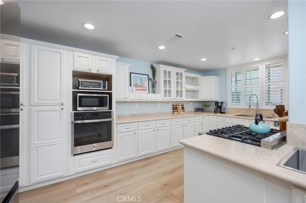 5439 Marine Avenue Hawthorne, CA 90260