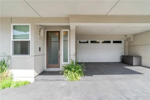 2707 Rockefeller #B