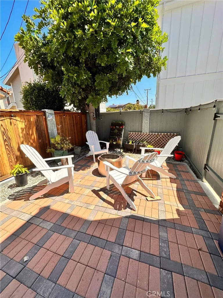 2219 Gates Redondo Beach, CA 90278