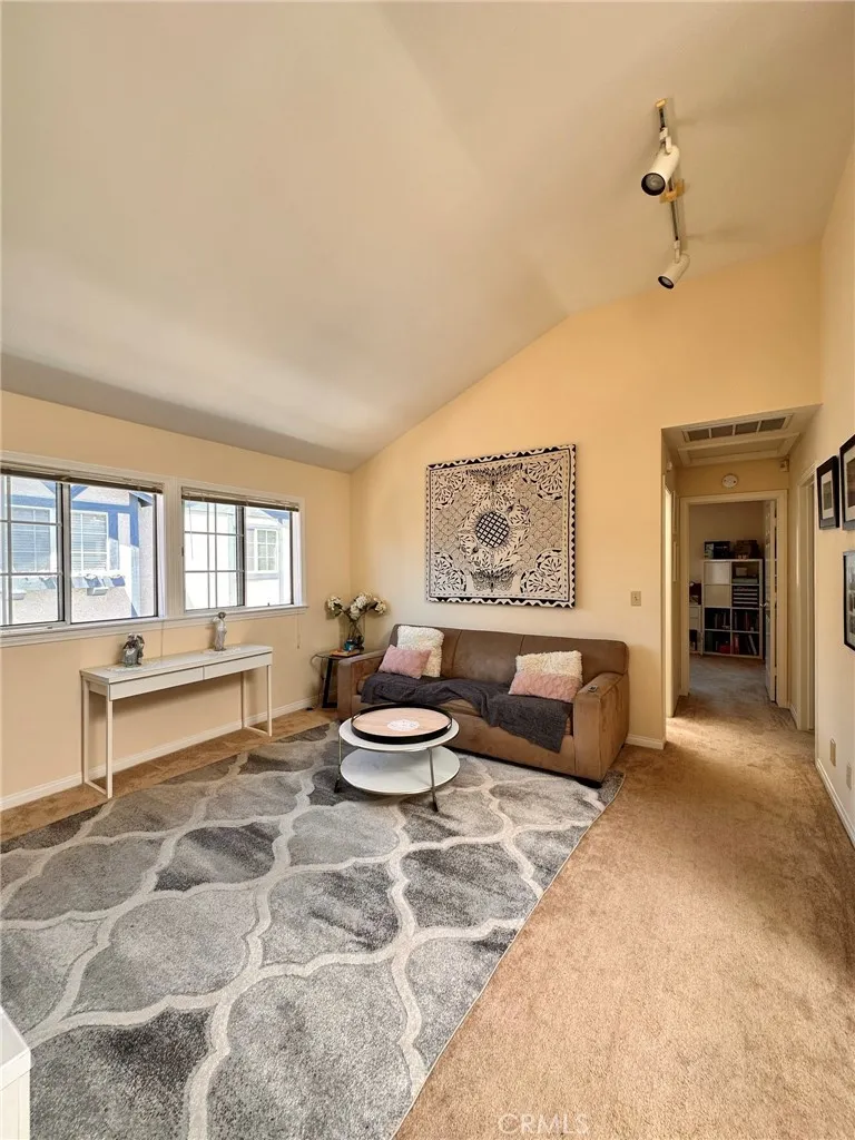 2219 Gates Redondo Beach, CA 90278