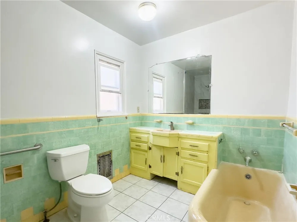 335 W Hillcrest Boulevard Inglewood, CA 90301