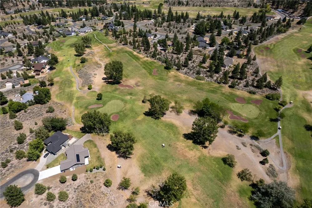 17653 Cougar Court Weed, CA 96094