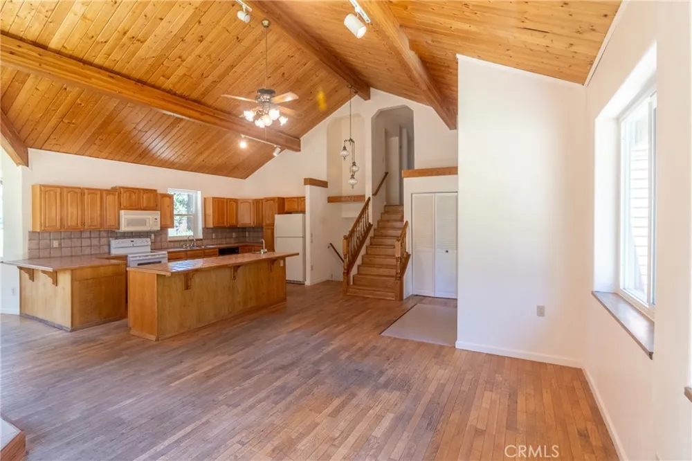 17653 Cougar Court Weed, CA 96094