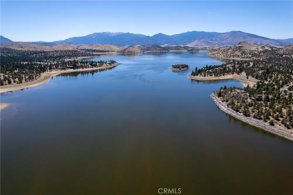17653 Cougar Court Weed, CA 96094