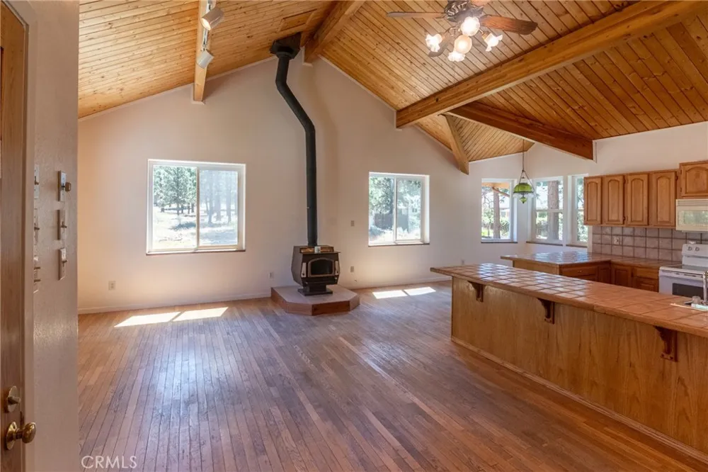 17653 Cougar Court Weed, CA 96094