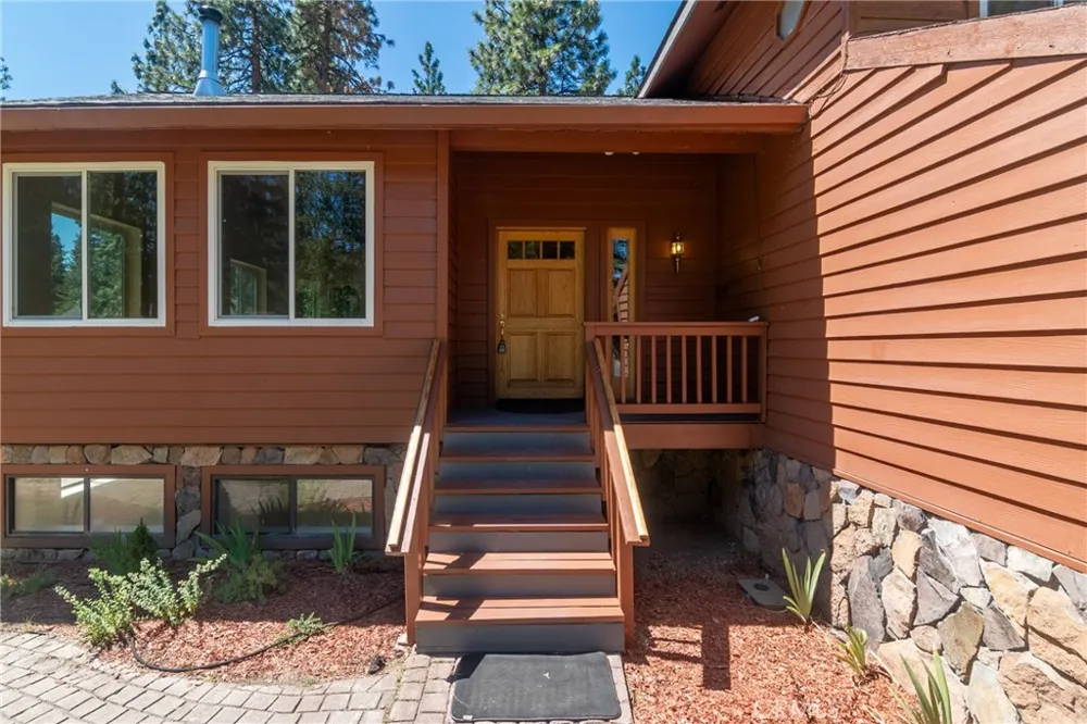 17653 Cougar Court Weed, CA 96094