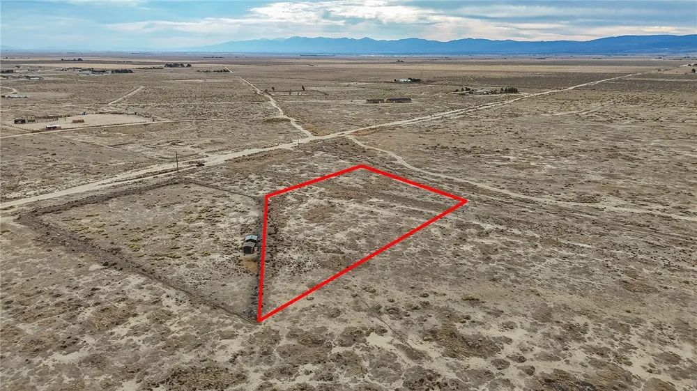 32 Antelope Hwy (A8) Lancaster, CA 93536