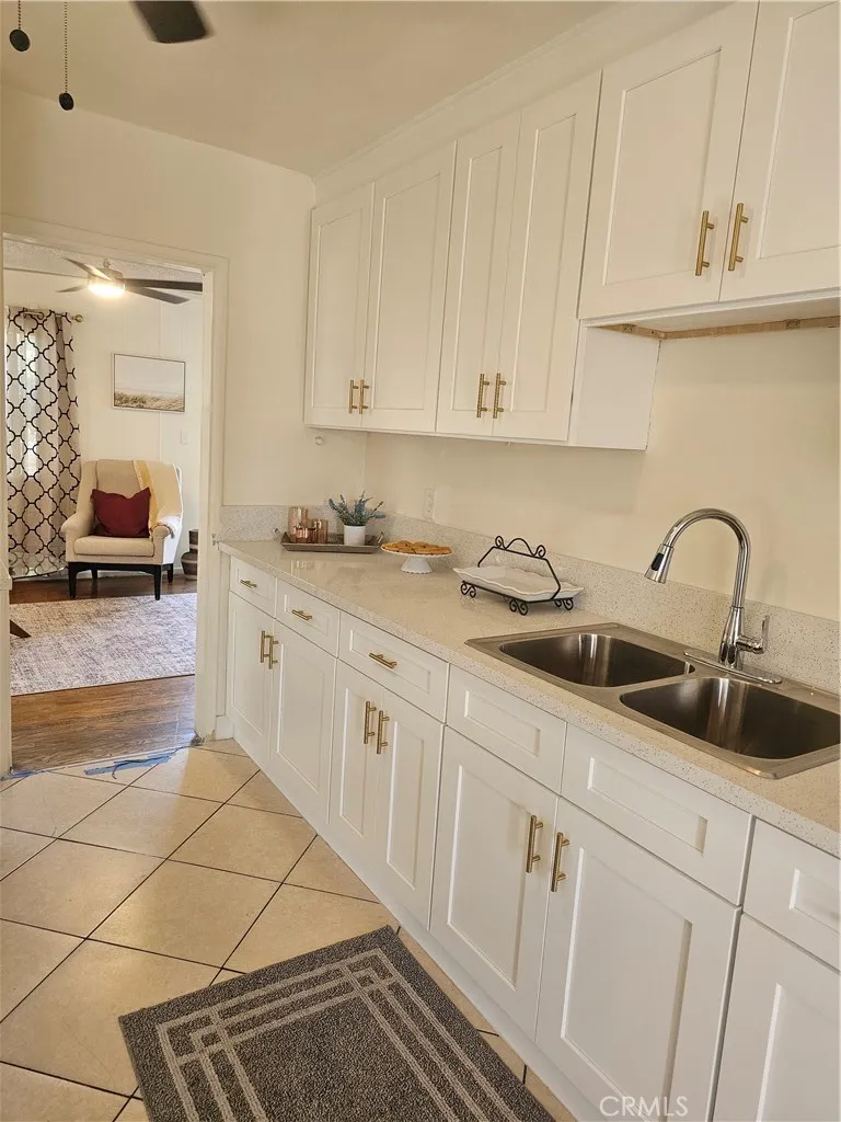 938 S Tajauta Avenue Compton, CA 90220