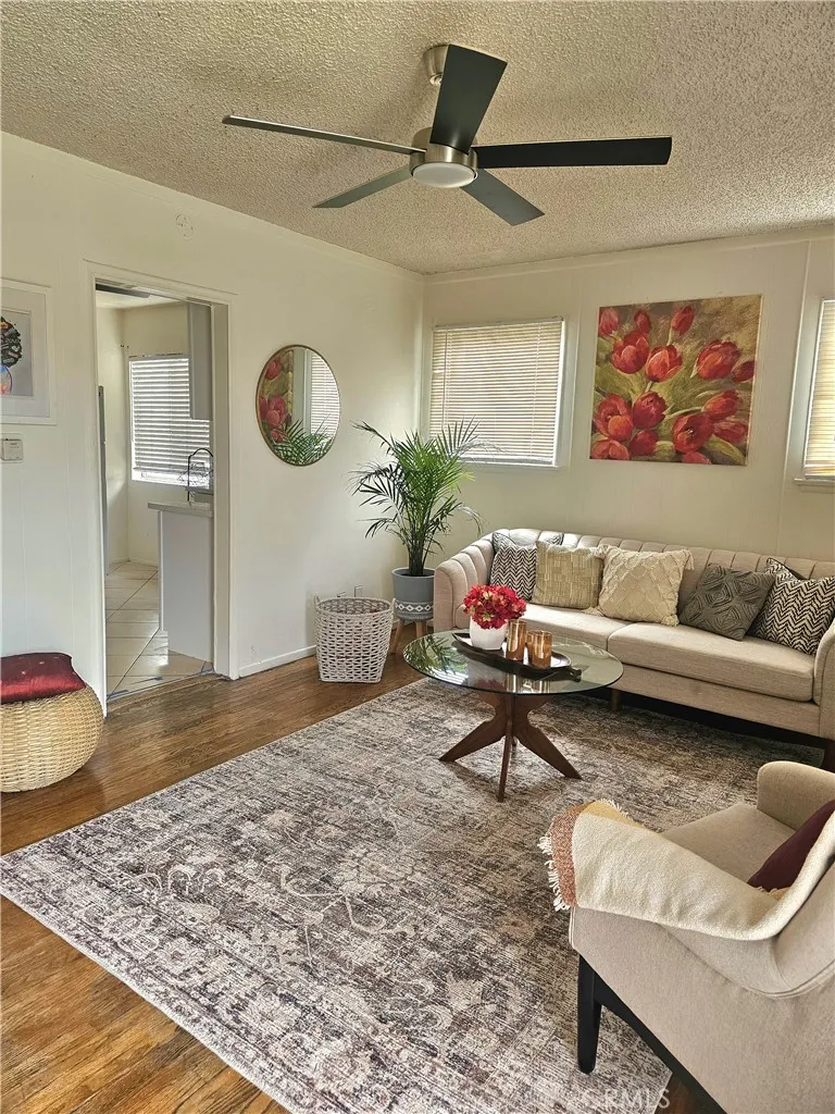 938 S Tajauta Avenue Compton, CA 90220