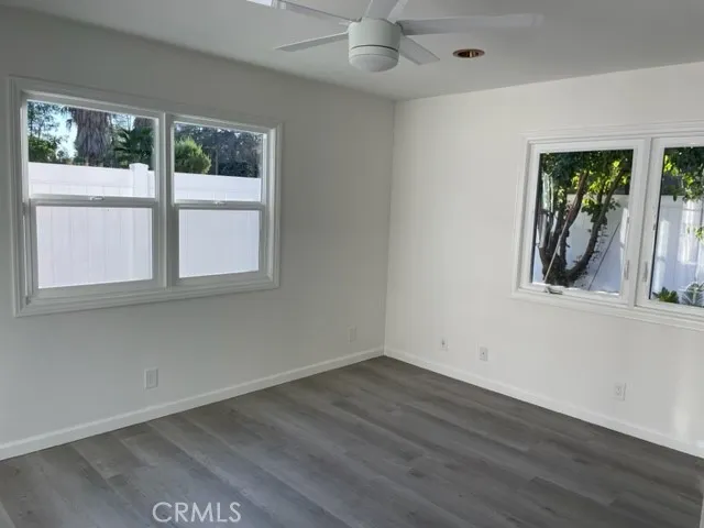 6532 Shoup Avenue West Hills, CA 91307