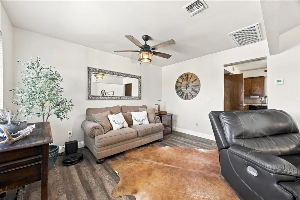 30932 Sidding Bakersfield, CA 93314