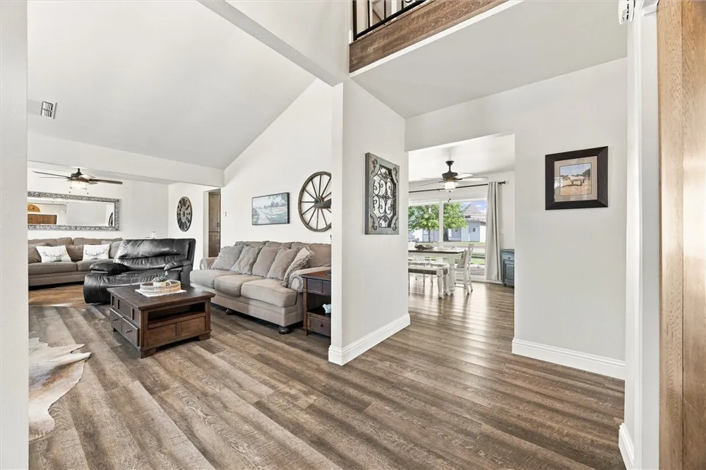 30932 Sidding Bakersfield, CA 93314