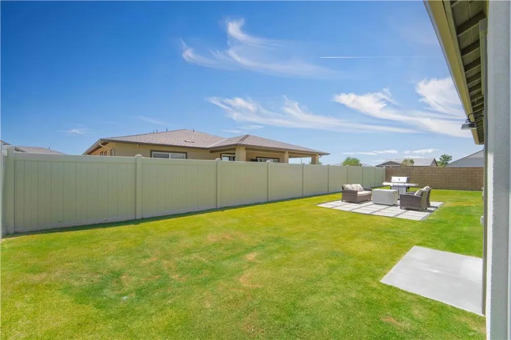 3230 Emerald Ln Lancaster, CA 93535