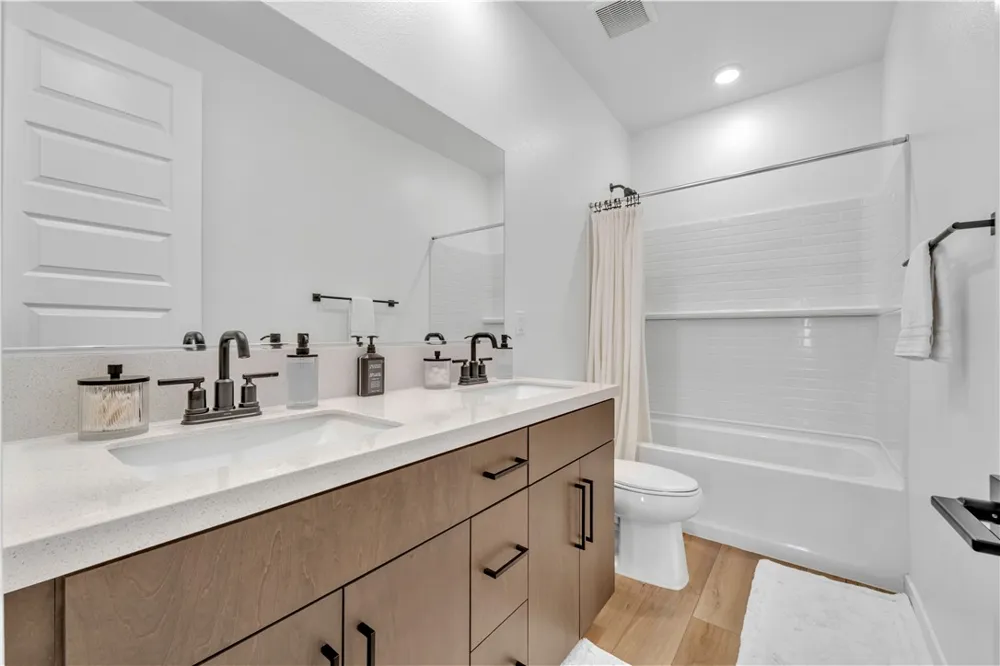 3230 Emerald Ln Lancaster, CA 93535