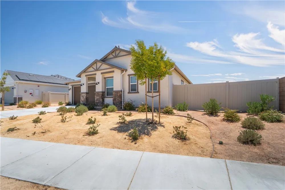3230 Emerald Ln Lancaster, CA 93535