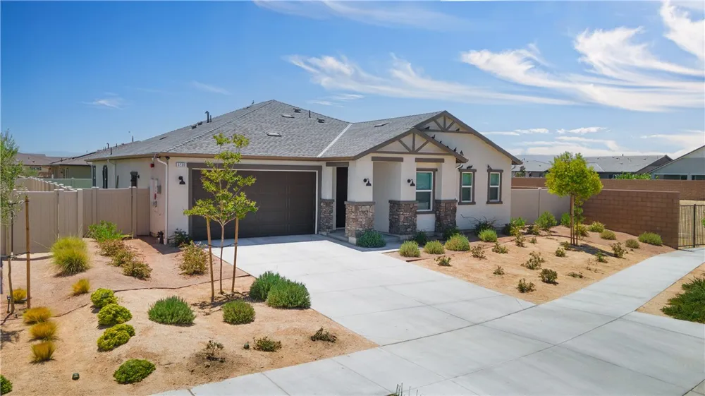 3230 Emerald Ln Lancaster, CA 93535
