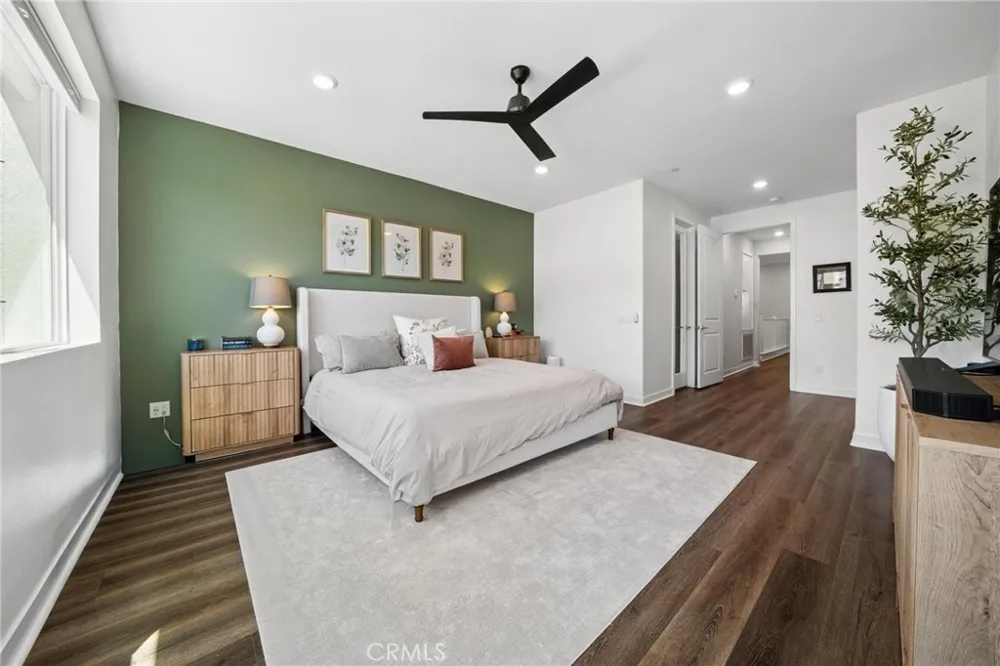 27262 Narrowleaf Willow Lane Valencia, CA 91381