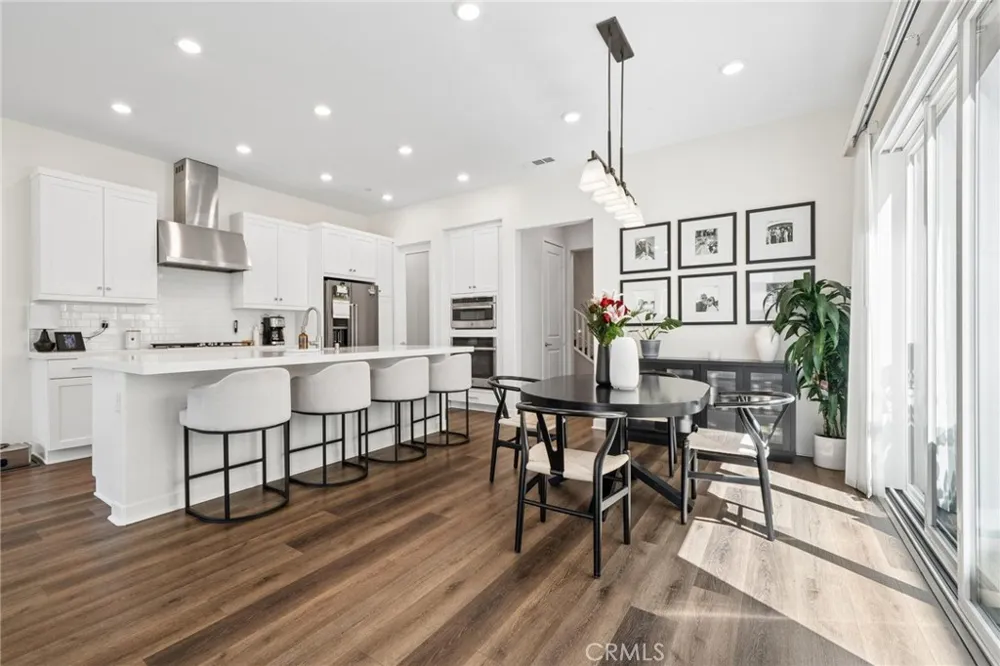 27262 Narrowleaf Willow Lane Valencia, CA 91381