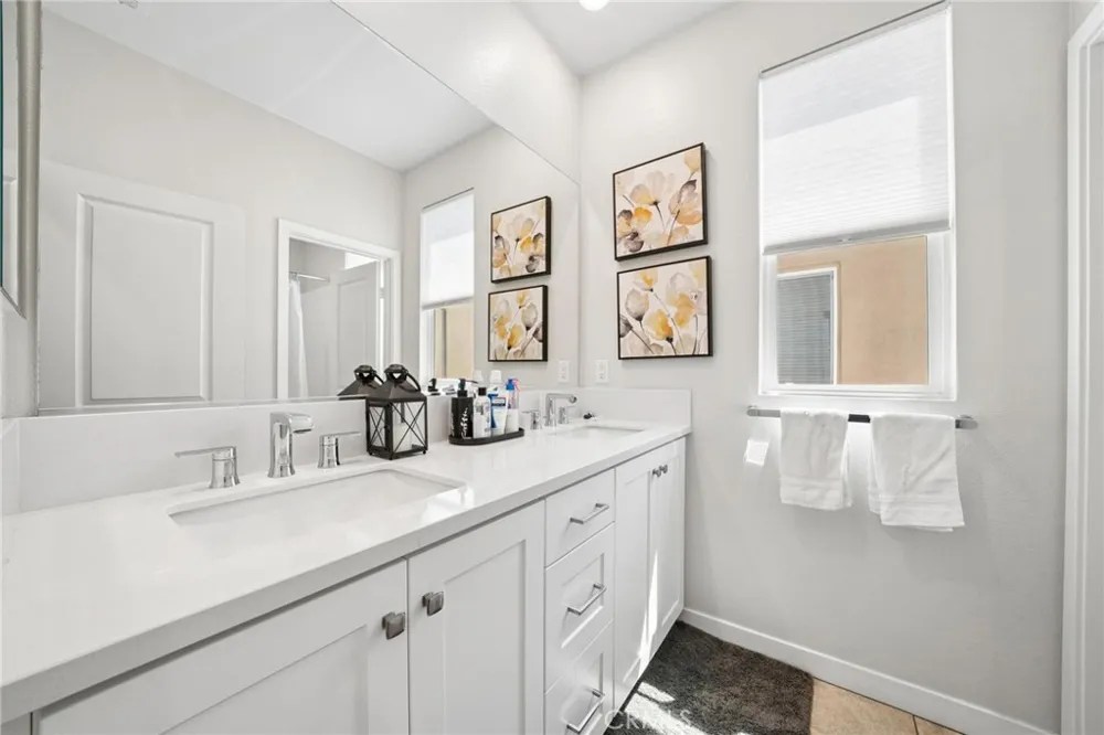 27262 Narrowleaf Willow Lane Valencia, CA 91381