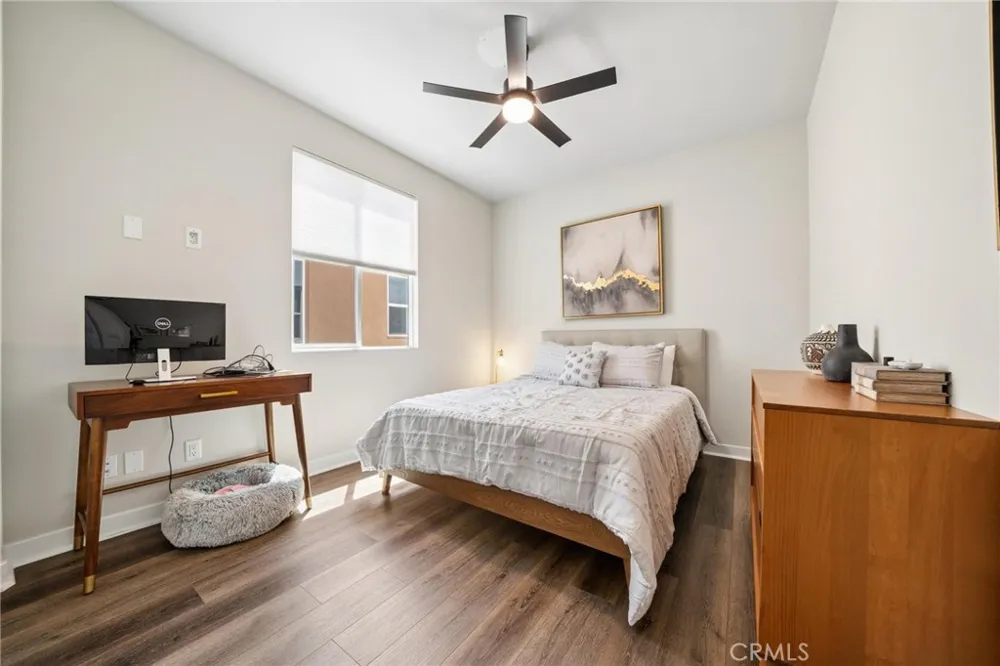 27262 Narrowleaf Willow Lane Valencia, CA 91381