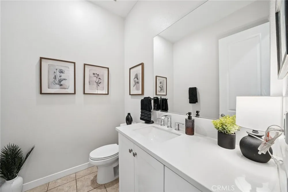 27262 Narrowleaf Willow Lane Valencia, CA 91381