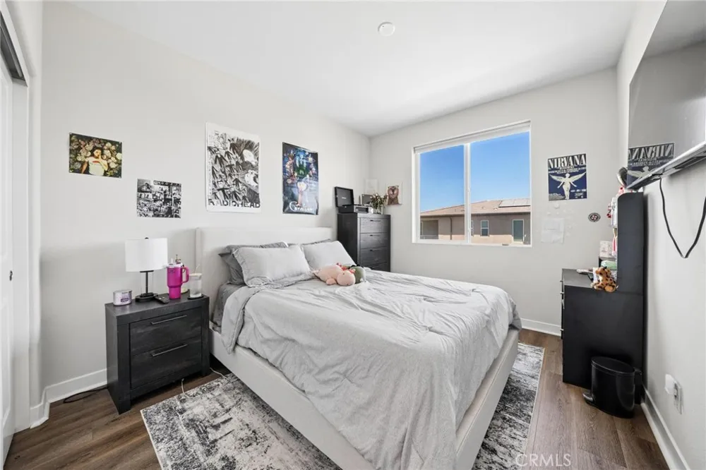 27262 Narrowleaf Willow Lane Valencia, CA 91381