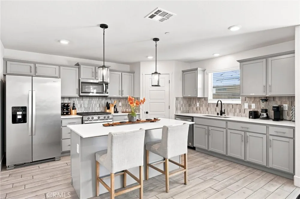 6604 Voyageurs Drive Bakersfield, CA 93311