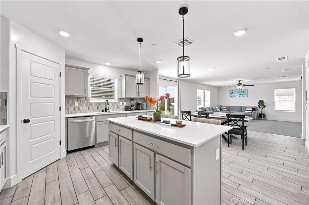 6604 Voyageurs Drive Bakersfield, CA 93311