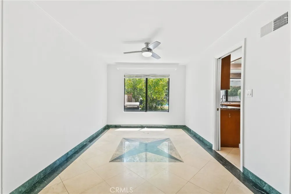 18012 Raymer Northridge, CA 91325