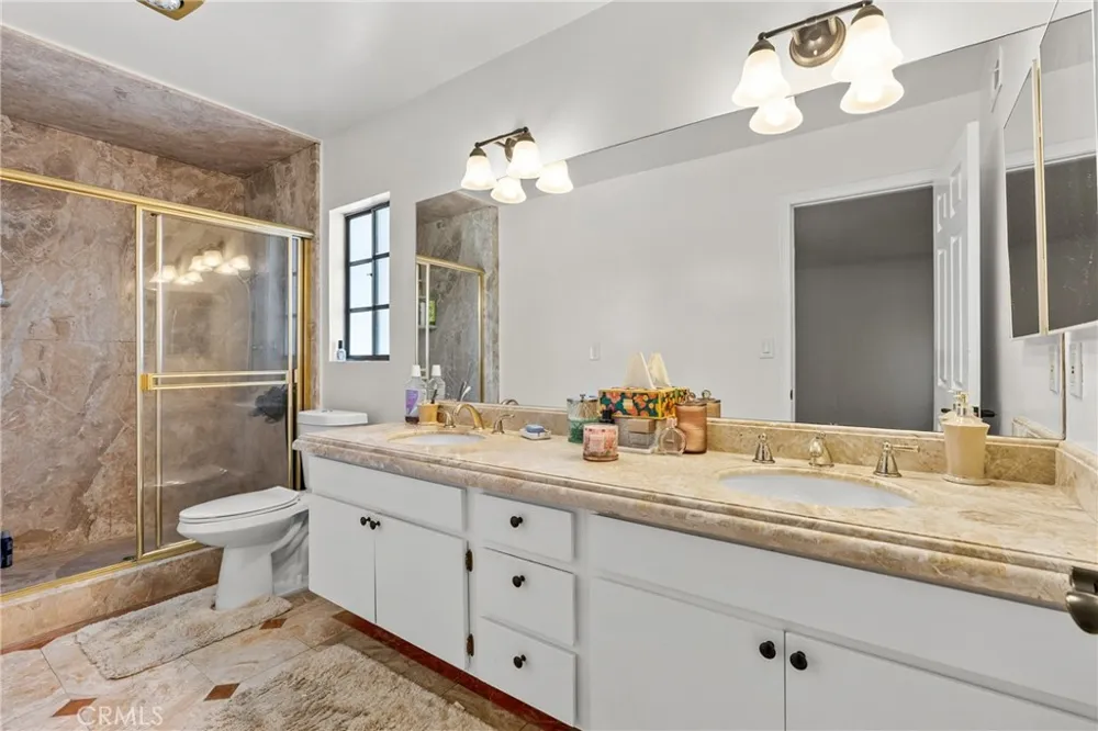 18012 Raymer Northridge, CA 91325