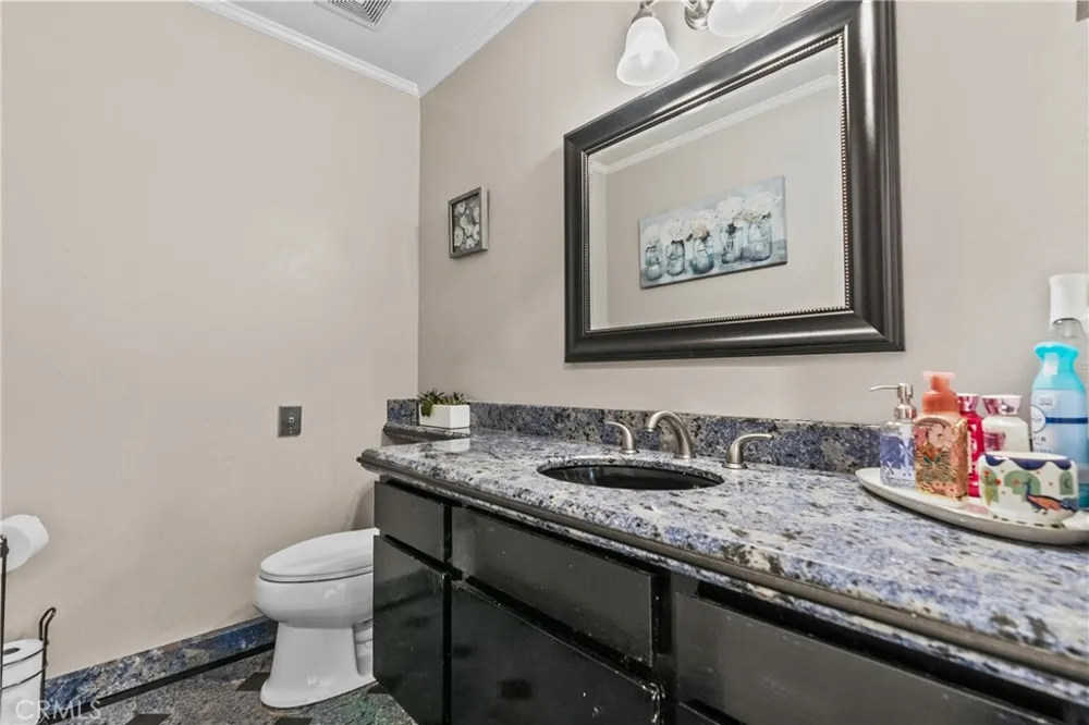 18012 Raymer Northridge, CA 91325