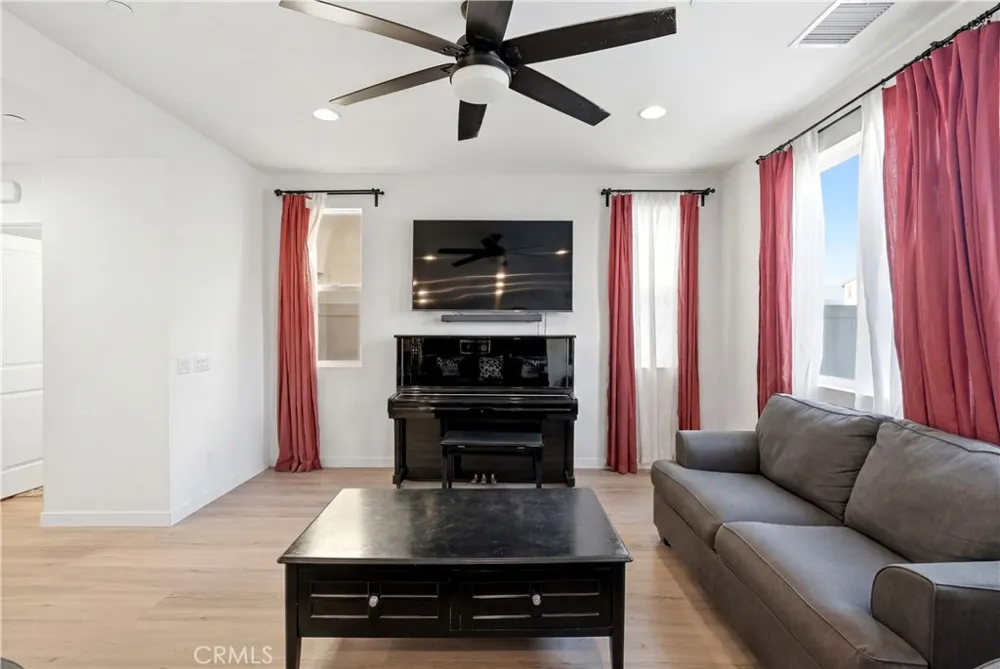 19718 Kamm Court Canyon Country, CA 91351