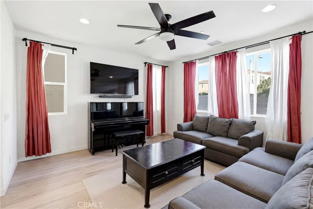 19718 Kamm Court Canyon Country, CA 91351