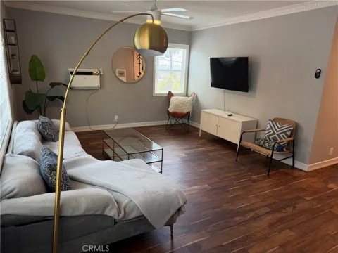2244 W Adams Boulevard #6