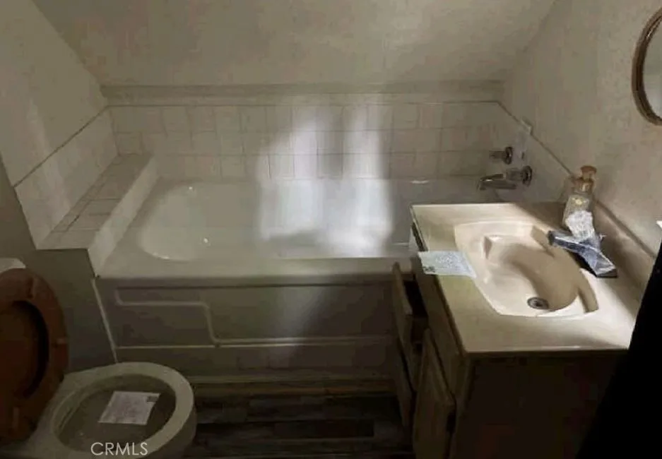17582 New York House Brownsville, CA 95919
