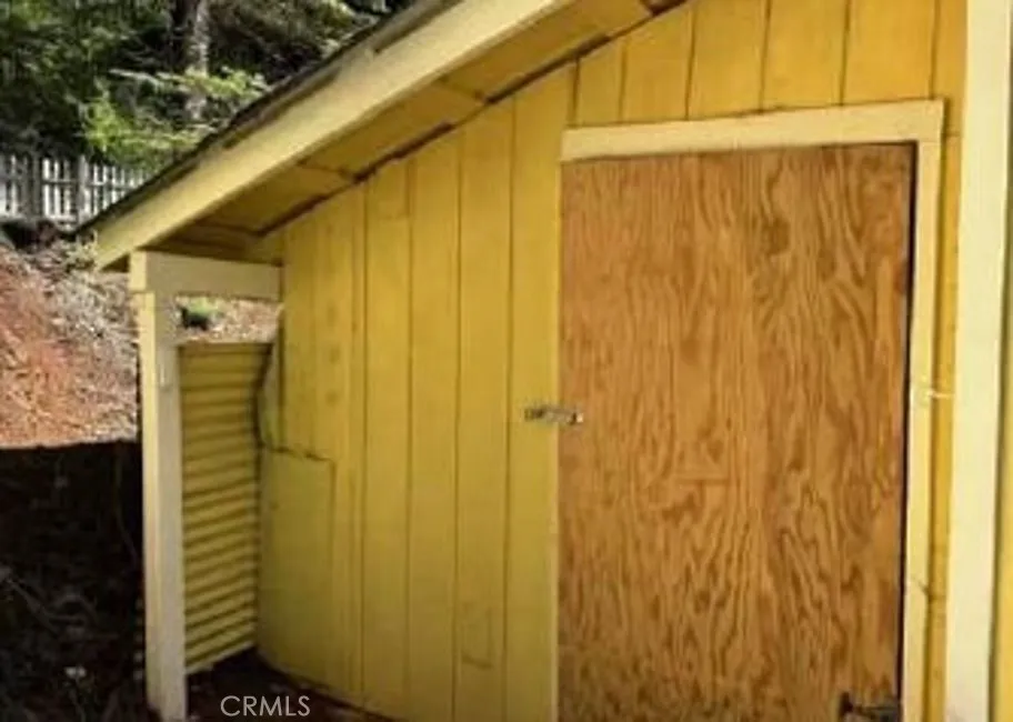 17582 New York House Brownsville, CA 95919