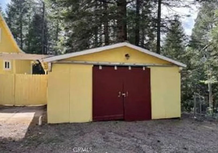 17582 New York House Brownsville, CA 95919