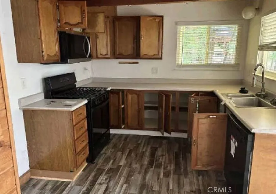 17582 New York House Brownsville, CA 95919