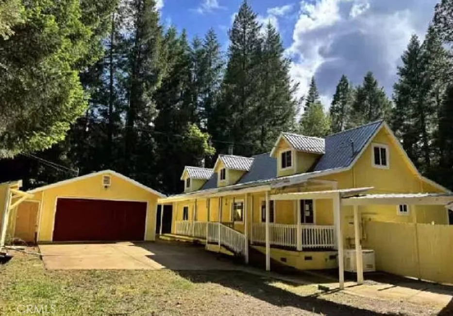 17582 New York House Brownsville, CA 95919