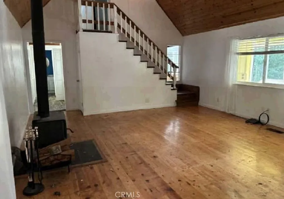 17582 New York House Brownsville, CA 95919