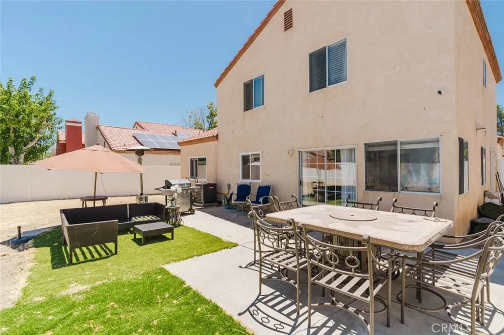 1745 E Norberry Street Lancaster, CA 93535