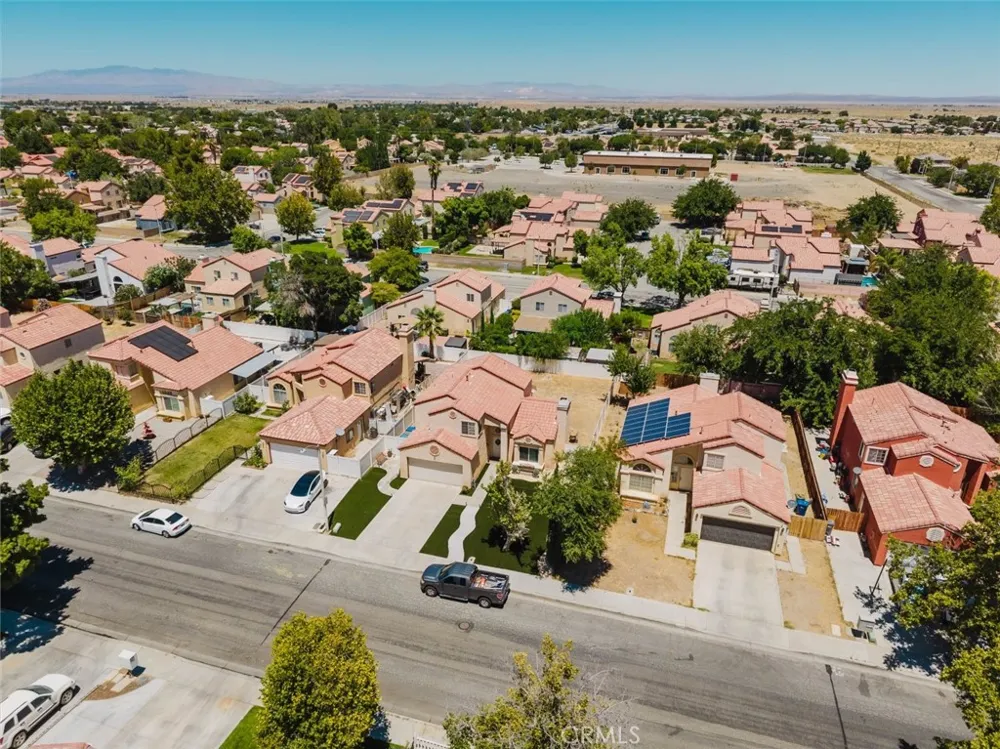 1745 E Norberry Street Lancaster, CA 93535