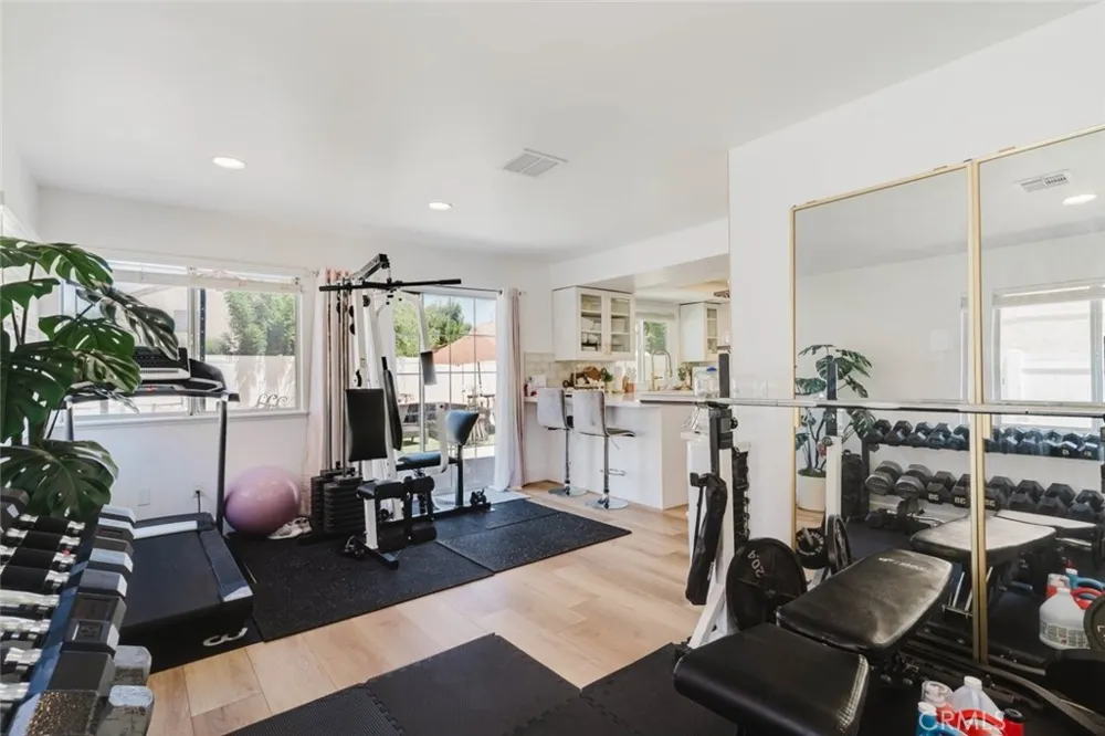 1745 E Norberry Street Lancaster, CA 93535