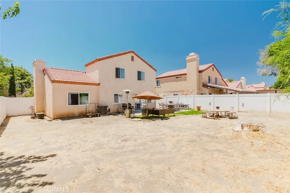 1745 E Norberry Street Lancaster, CA 93535