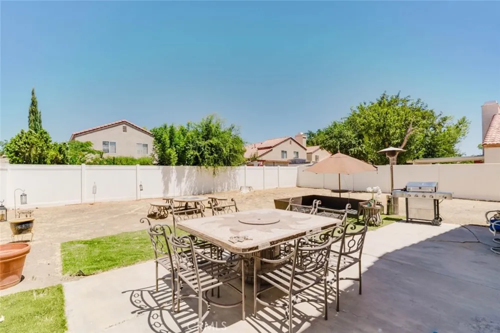 1745 E Norberry Street Lancaster, CA 93535